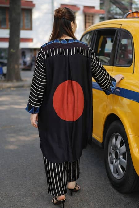 Prahnaaya Stripe Print Kurta & Pant Set 