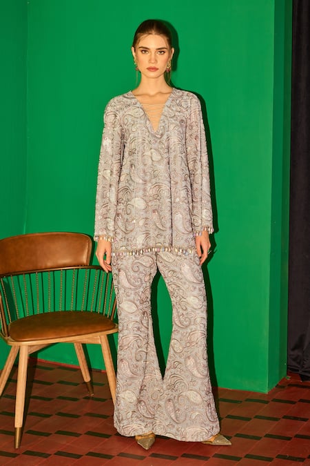 Evra By Nikita Embroidered Kurta & Pant Set 