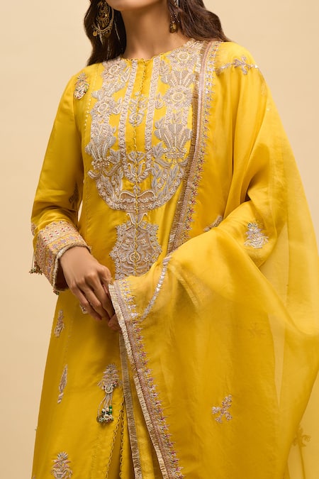 Shop_Anamika Khanna_Yellow Embroidery, Zari, Tassels Round Neck Butti Work Kurta Set _Online_at_Aza_Fashions