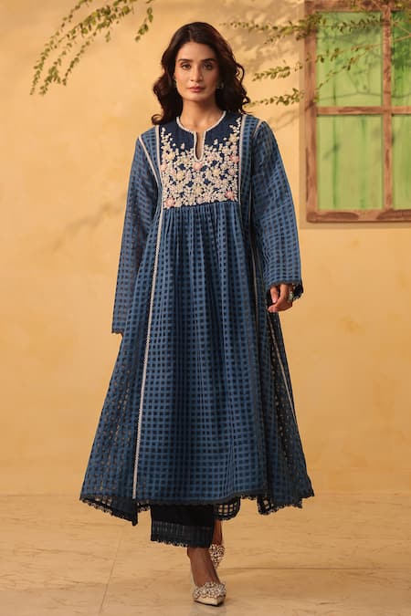 Label Niti Bothra Panelled Kurta & Pant Set 