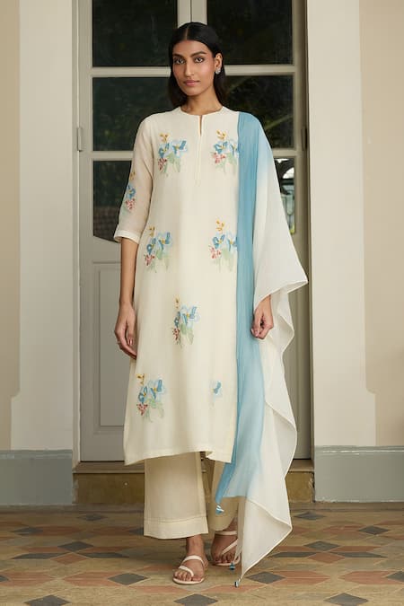 Vaayu Ivory Floral Kurta Set 