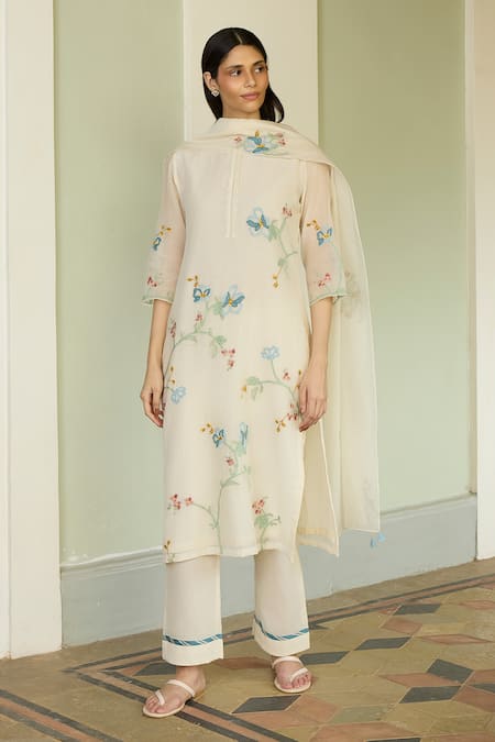 Vaayu_Blue Cotton, Muslin Applique Round Neck, Yes Kurta Set _Online_at_Aza_Fashions