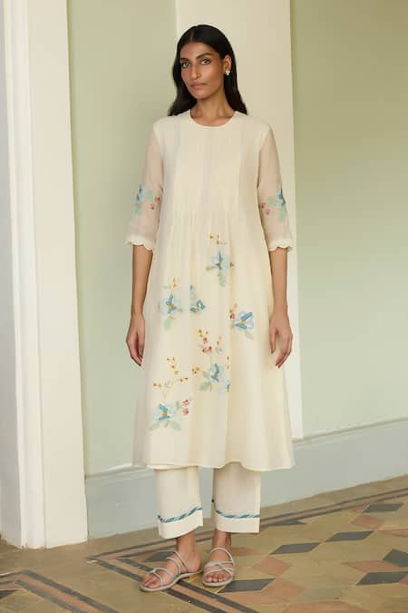 Vaayu Ivory Applique Kurta & Pant Set 