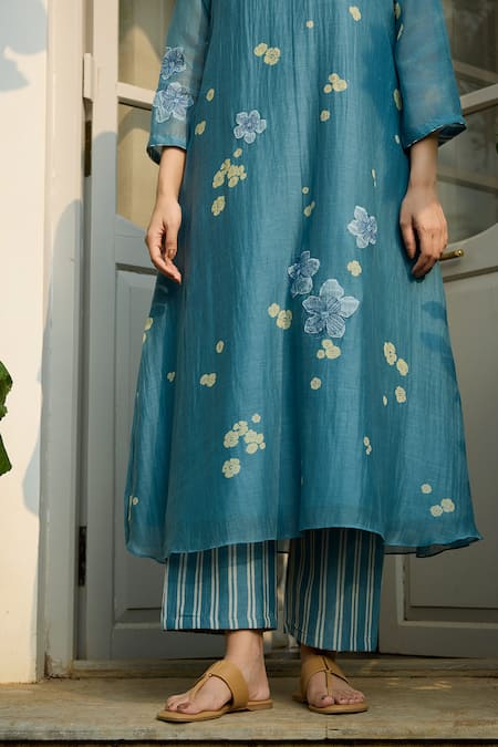 Shop_Vaayu_Blue Cotton, Muslin Applique Round Neck, Yes Ocean Kurta Set _Online_at_Aza_Fashions
