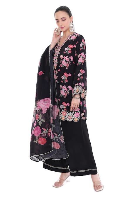 Tanu Malhotra_Black Crepe, Organza Embroidery, Lace V-neck Bloom Print Kurta Set _Online_at_Aza_Fashions