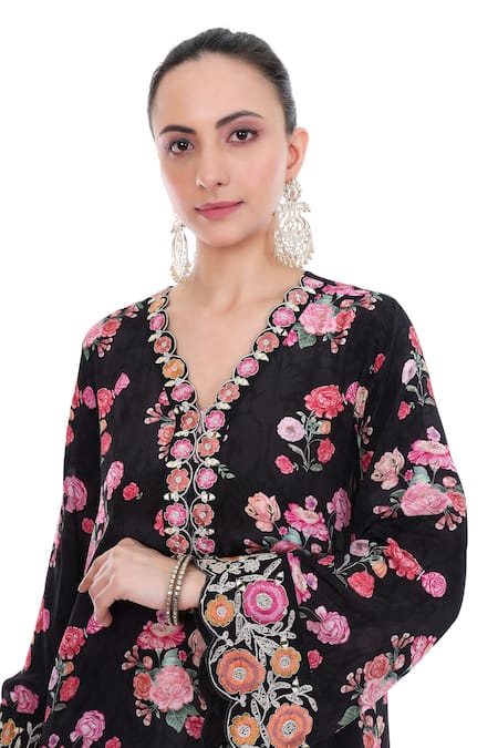 Tanu Malhotra_Black Crepe, Organza Embroidery, Lace V-neck Bloom Print Kurta Set _at_Aza_Fashions