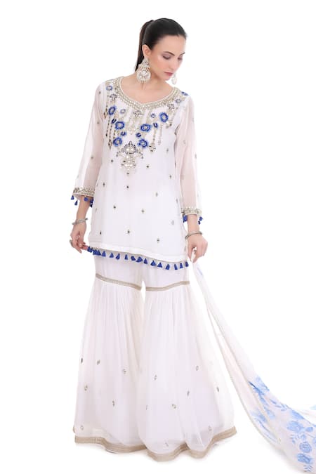 Shop_Tanu Malhotra_White Organza Mirrors Round Neck, Yes Floral Pattern Kurta Set _Online_at_Aza_Fashions