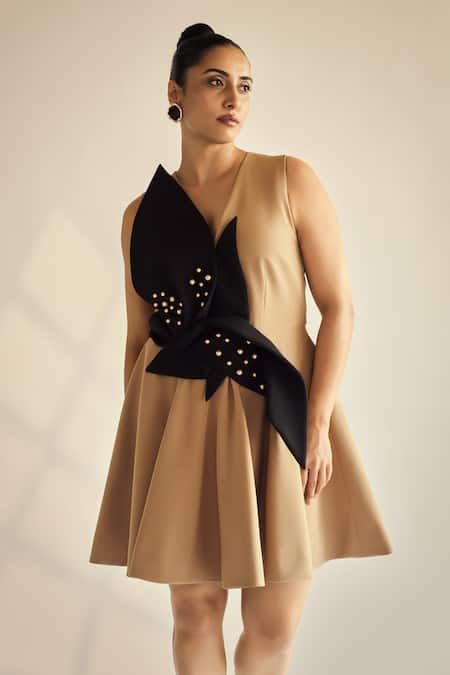 Neetiandmudita Contrast Applique Pleated Dress 