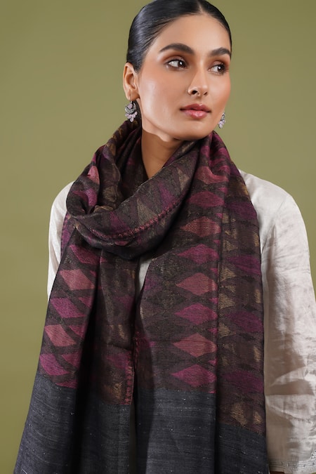 SHAZA_Maroon Samia Zari Woolen Stole _Online_at_Aza_Fashions