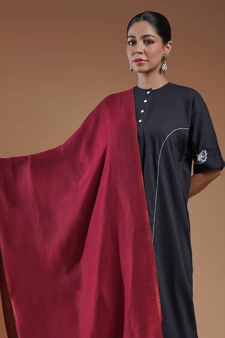 SHAZA Leher Woolen Reversible Stole 