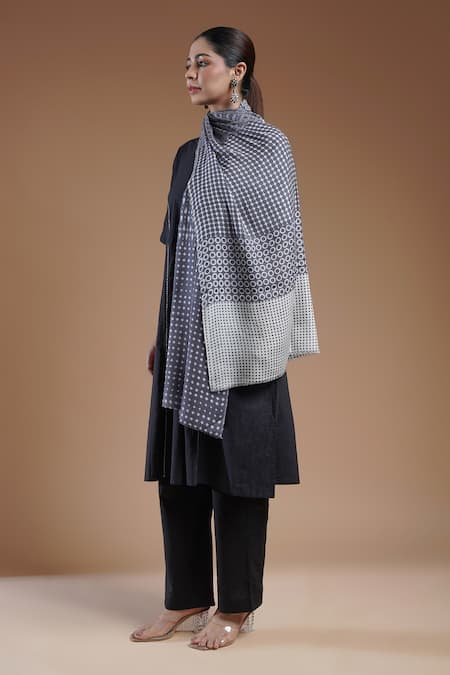 SHAZA Emera Print Woolen Stole 