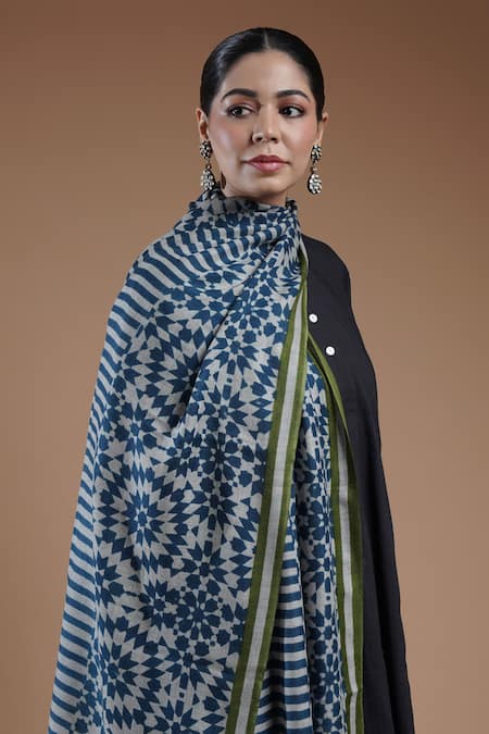 SHAZA Emera Printed Woolen Stole 