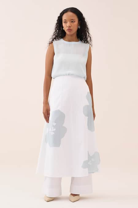 Shop_Three_Silk, Crepe Embroidery Round Neck Top 