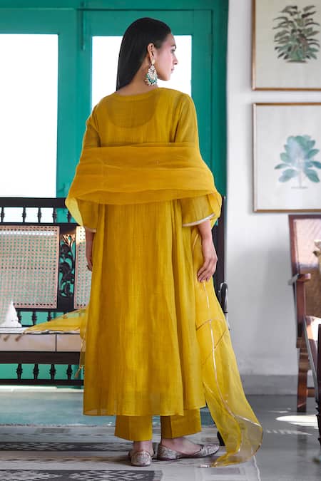 Trendy Tokari Silk Chanderi Embroidered Kurta Set 