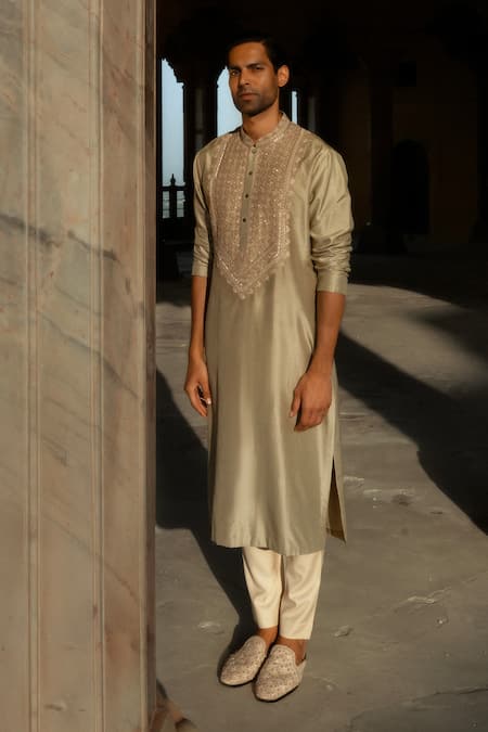 Jayanti Reddy Dune Silk Emboidered Kurta & Pant Set 