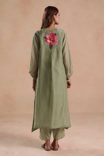 Begum Kamal Embroidered Kurta & Pant Set 