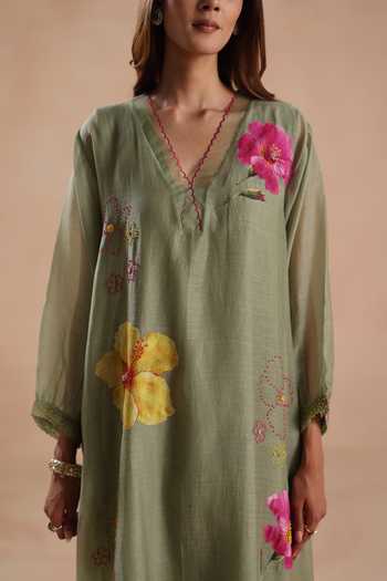 Shop_Begum_Green Chanderi Silk, Cotton Embroidery, Applique V-neck Kamal Kurta And Pant Set 