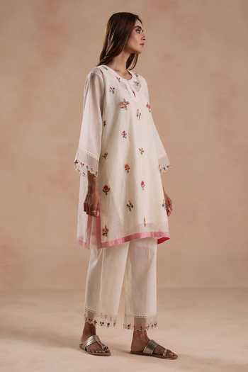 Begum_Ivory Chanderi Silk, Cotton Embroidery Notched Raina Floral Kurta And Pant Set _Online_at_Aza_Fashions