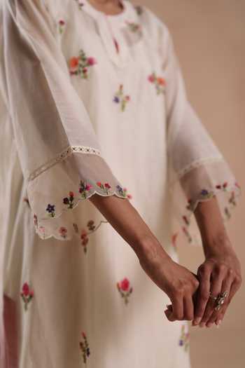 Begum_Ivory Chanderi Silk, Cotton Embroidery Notched Raina Floral Kurta And Pant Set _at_Aza_Fashions