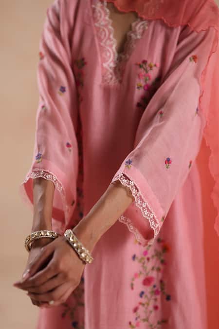 Shop Begum Peach Chanderi Silk, Cotton, Organza Embroidery Evara Floral Pattern Kurta Set Online at Aza Fashions Shop_Begum_Peach Chanderi Silk, Cotton, Organza Embroidery Evara Floral Pattern Kurta Set _Online_at_Aza_Fashions