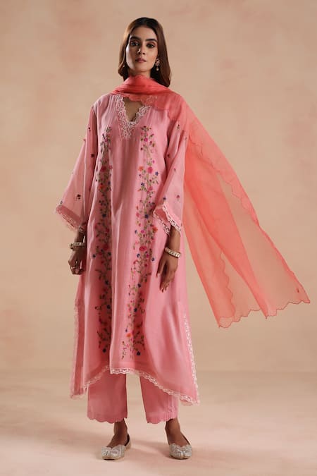 Begum Evara Floral Pattern Kurta Set 