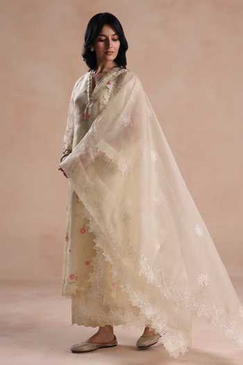Buy_Begum_Ivory Organza, Silk Embroidery, Sequins V-neck Sareena Kurta Set _Online_at_Aza_Fashions