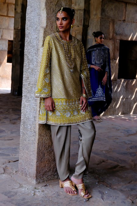 Jayanti Reddy Woven Silk Tunic & Dhoti Pant Set 