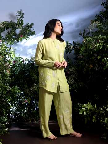 Taisha_Green Chanderi Applique Mandarin Collar Silva Pure Malai Shirt And Pant Set _at_Aza_Fashions