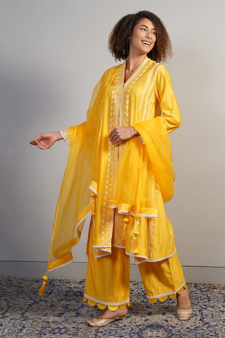 Samant Chauhan Threadwork Embroidered Cotton Silk Kurta Set 