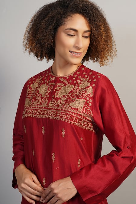 Samant Chauhan_Red Silk, Cotton Embroidery, Sequins Threadwork Kurta Set _at_Aza_Fashions