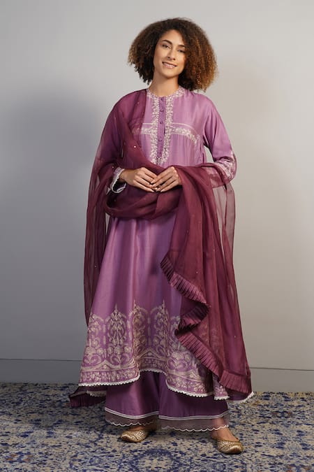 Samant Chauhan Floral Threadwork Embroidered Kurta Set 