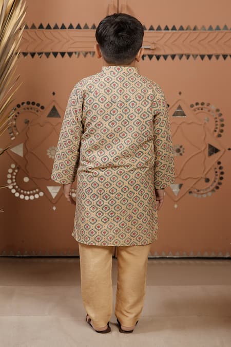 Tiny Colour Floral Jaal Print Kurta Set 