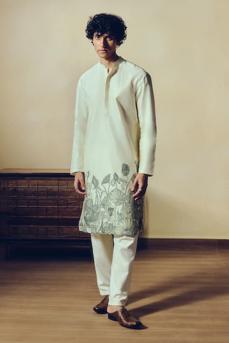 Studio 113 White Silk, Chanderi Embroidery Kantha Maya Kurta Online at Aza Fashions Studio 113_White Silk, Chanderi Embroidery Kantha Maya Kurta _Online_at_Aza_Fashions