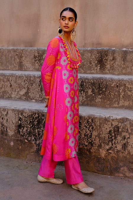 Drishti & Zahabia Floral Garden Print Kurta Set 