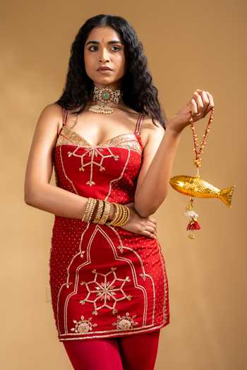 Buy_Baise Gaba_Red Muslin Gota Patti Sweetheart Neck Naaz Work Embroidered Dress 