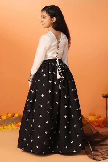 Jhambthreads Contrast Embroidered Lehenga Set 