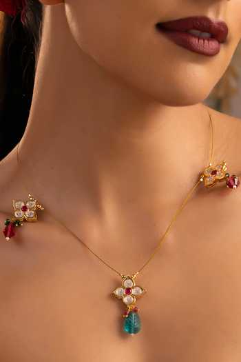 Swabhimann Floral Motif Pendant Necklace 