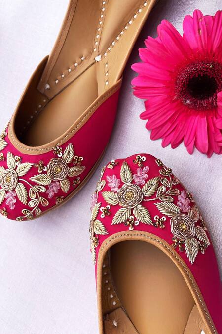 Kurrbat_Pink Outbloom Zardozi Embroidered Juttis _at_Aza_Fashions