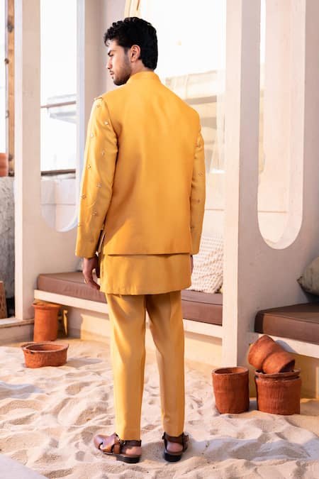 Kaaj Button Embroidered Bundi & Kurta Set 