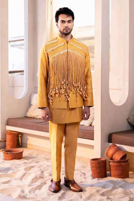 Kaaj Button Embroidered Bundi & Kurta Set 