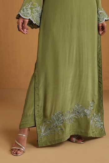 Wazir C_Green Crepe Zari, Metallic Thread Round Neck Kashmiri Aari Embroidered Kurta Set _at_Aza_Fashions