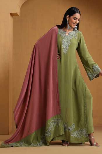 Buy_Wazir C_Green Crepe Zari, Metallic Thread Round Neck Kashmiri Aari Embroidered Kurta Set 