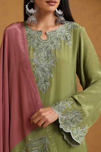 Shop_Wazir C_Green Crepe Zari, Metallic Thread Round Neck Kashmiri Aari Embroidered Kurta Set 