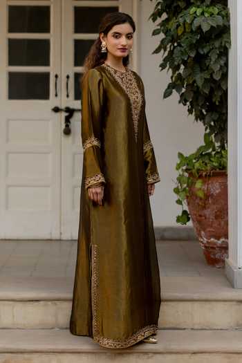 Mimamsaa_Gold Silk, Tissue Embroidery, Zari Round Neck Noor Neckline Kurta And Pant Set _at_Aza_Fashions