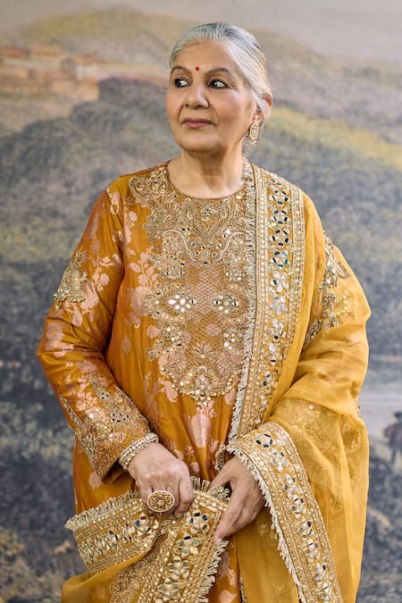 Itrh Sunehri Zari Kurta Set 