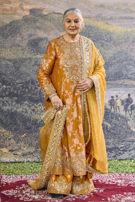 Itrh Sunehri Zari Kurta Set 