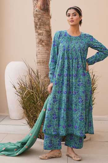 Gulabo Jaipur_Green Cotton, Cambric Round Neck, Yes Rida Floral Print Kurta Pant Set _Online_at_Aza_Fashions