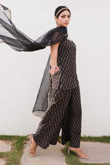 Shop_Gulabo Jaipur_Black Cotton, Cambric Scoop Neck Gulrukh Printed Kurta Set _Online_at_Aza_Fashions