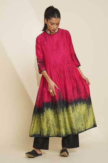 Buy_Taika By Poonam Bhagat_Pink Silk Round Neck Digitally Printed Kurta And Pant Set 