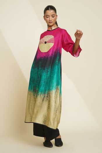 Buy_Taika By Poonam Bhagat_Pink Silk Embroidery Round Neck Printed Blended Kurta And Pant Set _Online_at_Aza_Fashions